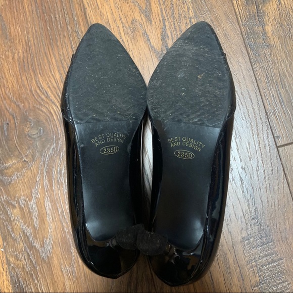 Black pumps - Picture 3 of 5